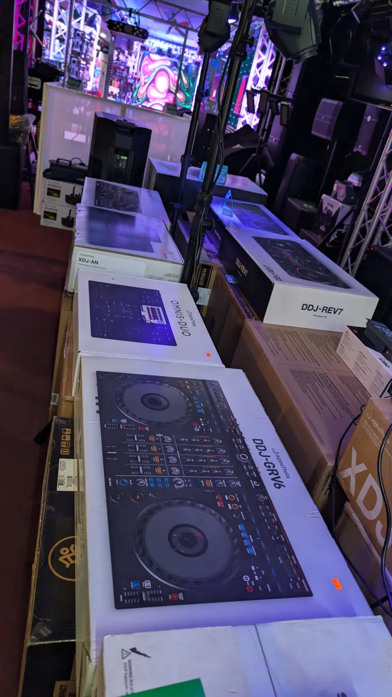 AlphaTheta and Pioneer DJ controllers including the DDJ-GRV6, DDJ-REV7 and Omnis-Duo